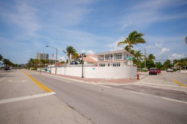 Fort Lauderdale, FL, ABD - 29 Nisan 2023 Fort Lauderdale Beach A1A 'daki lüks evler