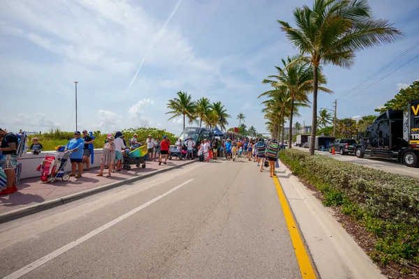 Fort Lauderdale Floride États Unis Avril 2023 Touristes File Attente — Photo