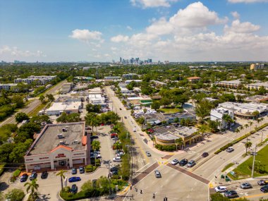 Wilton Manors, FL, ABD - 3 Mayıs 2023: Hava fotoğrafı Wilton Drive