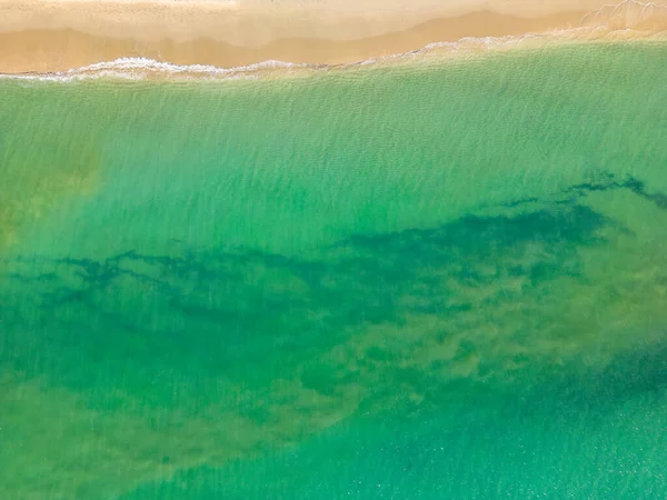 Lugn Tropisk Ocean Vågor Sanden — Stockfoto
