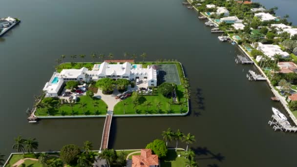 位于棕榈滩的塔蓬岛豪华海滨豪宅 目前以2 18亿美元的价格上市出售 — 图库视频影像