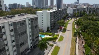 Diplomat Parkway Fairways Riviera Sitesi üzerinde uçuş 2023 dolaylarında.