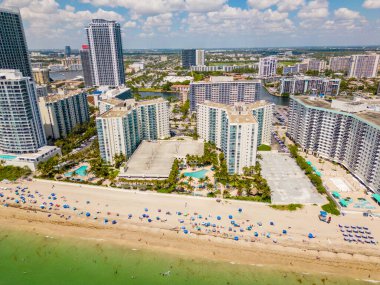 Sıcak yaz sahnesi Hallandale Hollywood Plajı FL 2023 dolaylarında