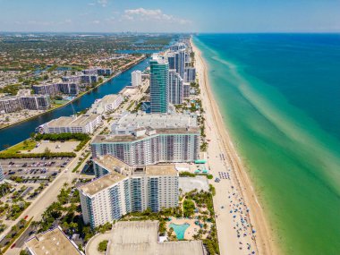 Sıcak yaz sahnesi Hallandale Hollywood Plajı FL 2023 dolaylarında