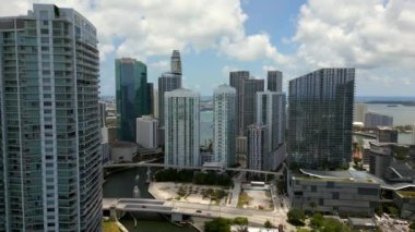 Hava yükselişi Miami Brickell 'in 2023 dolaylarında olduğunu gösteriyor.