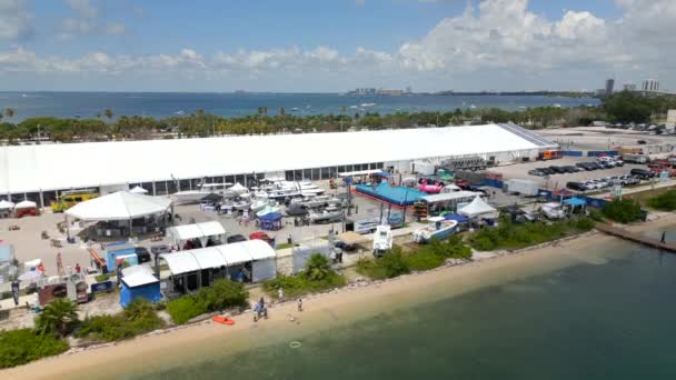 Soflo船展活动佛罗里达州迈阿密的Key Biscayne用无人驾驶飞机射击 — 图库视频影像