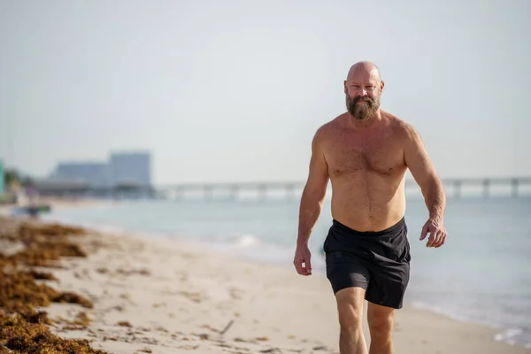 Florida Hombre Caminando Playa —  Fotos de Stock
