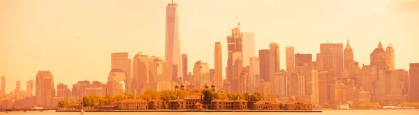 Фото Нью Йорка Вкрите Оранжевим Туманом Від 2023 Року — стокове фото