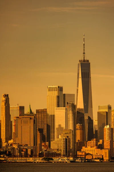 Věže New Yorku Pokryté Dystopickým Oparem Kanadských Požárů — Stock fotografie