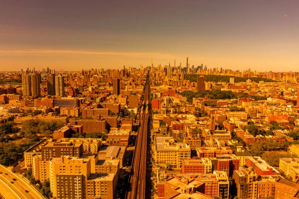 New York Distopyan Manzarası Turuncu Sis Sis — Stok fotoğraf