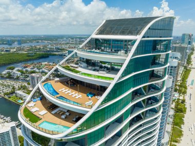 Sunny Isles Beach, FL, ABD - 14 Haziran 2023 Hava Fotoğrafı The Ritz Carlton Residences