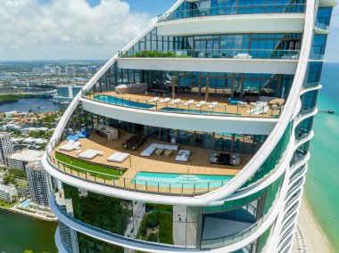 Sunny Isles Beach, FL, ABD - 14 Haziran 2023 Hava Fotoğrafı The Ritz Carlton Residences