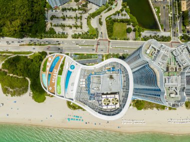 Sunny Isles Beach, FL, ABD - 14 Haziran 2023 Hava Fotoğrafı The Ritz Carlton Residences
