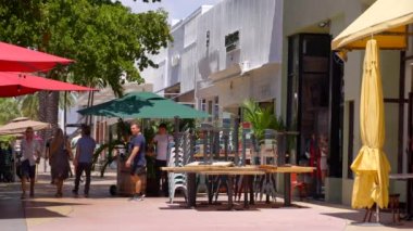 Lincoln yolundaki 4K video restoranları Miami Beach FL ABD Yaz Saati