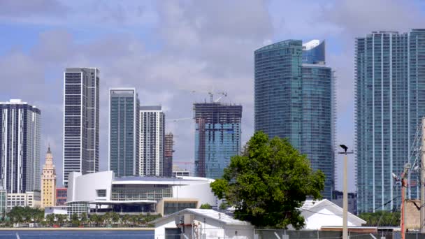 美国佛罗里达州迈阿密海滩 2023年6月22日 迈阿密下城的高层建筑4K电传探头视频 — 图库视频影像