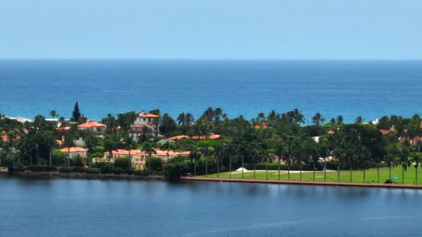 Telefoto Zoom Panorama Mar Lago Palm Beach — Vídeo de stock