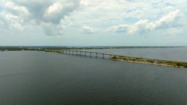 Flygvideo Ernest Lyons Bridge Stuart Causeway Florida Usa — Stockvideo