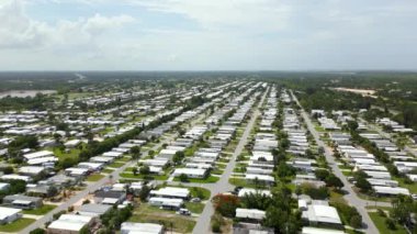 Hava görüntüsü Hobe Sound Florida karavan evi mobil parkı