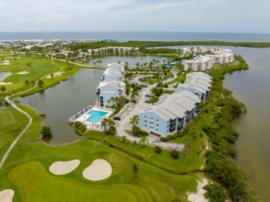 Stuart Florida 'daki hava fotoğrafı golf sahası