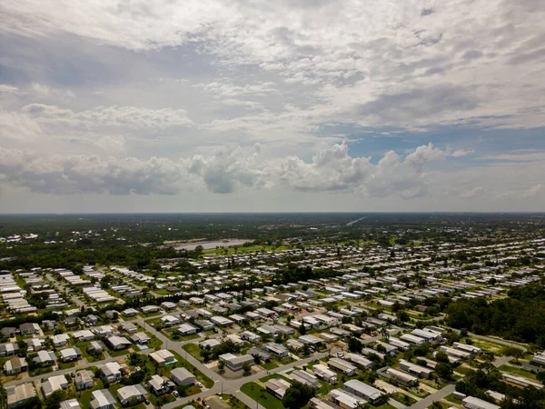 ホーベサウンドフロリダ州のモバイルホームトレーラーパーク Usa — ストック写真