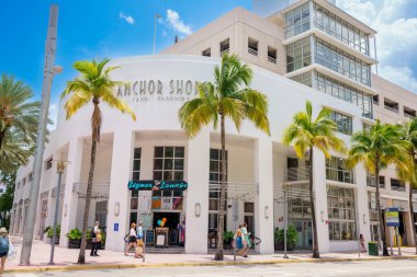 Miami Beach, FL, ABD - 29 Haziran 2023: Liquor Lounge Miami Beach FL USA