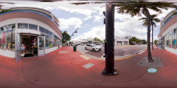 美国佛罗里达州迈阿密海滩 2023年6月29日 360等长方形球面照片游客纪念品店柯林斯大道 — 图库照片