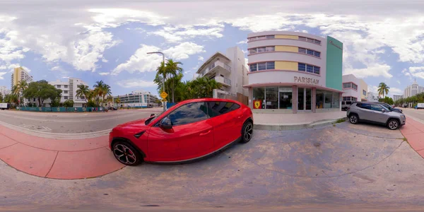 マイアミビーチ アメリカ 2023年6月29日 パリのホテルで賃貸するために赤で360度の正方形の球状写真高級ランボルギーニ — ストック写真