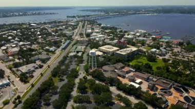 Stuart su kulesi ve tarihi şehir merkezi.