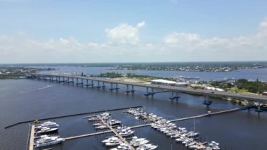 Hava aracı panorama Roosevelt Köprüsü Stuart Florida