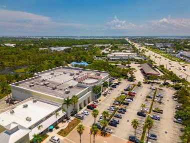 Stuart, FL, ABD - 1 Temmuz 2023 Hava Aracı Fotoğrafı: LA Fitness Stuart Florida
