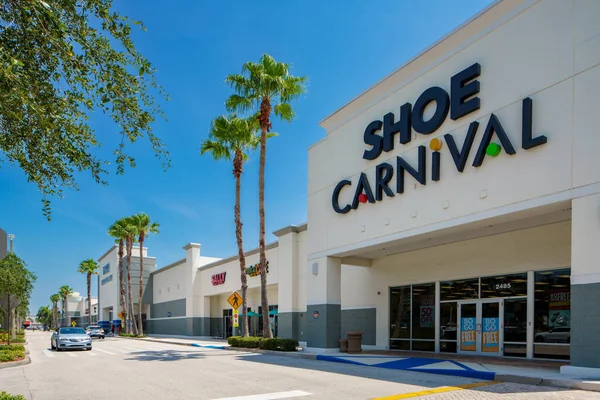 Stuart États Unis Juillet 2023 Magasin Chaussures Carnaval Pineapple Commons — Photo