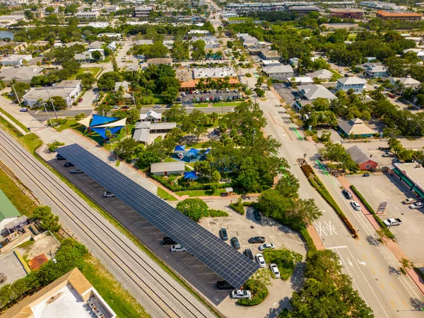 Hava Fotoğrafı Elektrikli Araç Şarj Stasyonu Şehir Merkezi Stuart Florida — Stok fotoğraf