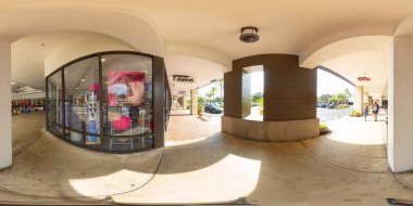 Davie, FL, ABD - 13 Temmuz 2023: 360 Claires 'in Tower Shops' taki 360 fotoğrafının fotoğrafı