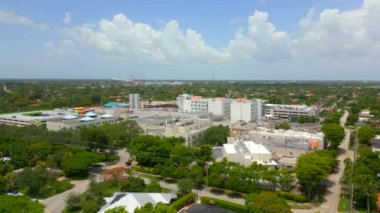 Miami Childrens Hastanesi 'nin 2023 yılındaki hava görüntüsü.