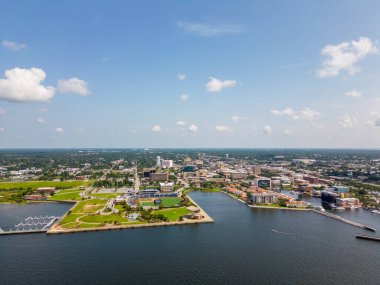 Pensacola şehir merkezinin deniz manzaralı bölgesi.