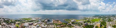 Hava aracı Pensacola Florida Körfezi manzaralı