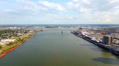 Hava aracı videosu Mississippi Nehri New Orleans