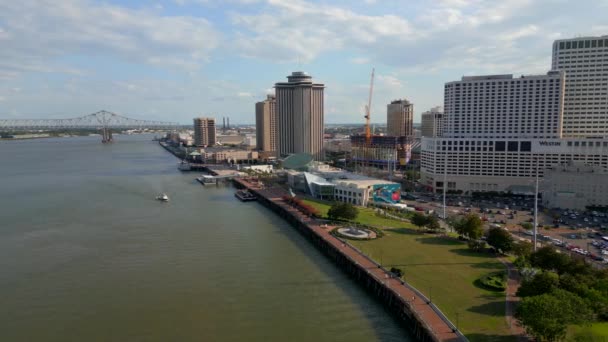 Vídeo Aéreo Paseo Fluvial Por Río Misisipi Nueva Orleans Escena — Vídeos de Stock