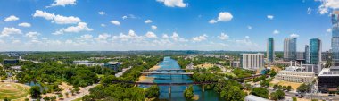 Austin Texas şehir merkezindeki Colorado nehri havacılığı.