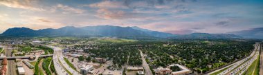 Hava aracı panorama Colorado Springs CO USA 2023 dolaylarında