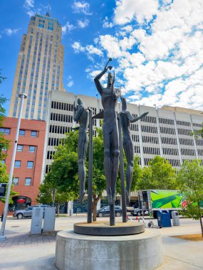 Oklahoma City, OK, USA - 25 Temmuz 2023: Bronz Sanat Heykeli Fotoğrafları Araştırma, Analiz ve Yayınlama Merkezi Oklahoma City