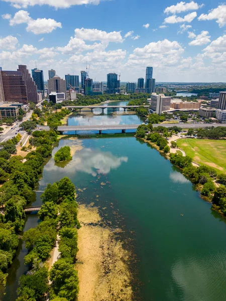 Austin Texas Şehir Merkezindeki Colorado Nehri Nin Havadan Çekilmiş Fotoğrafı — Stok fotoğraf