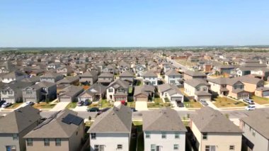 Teksas Malikanesi Temmuz 2022 'de alçak hava üssü yerleşim evleri