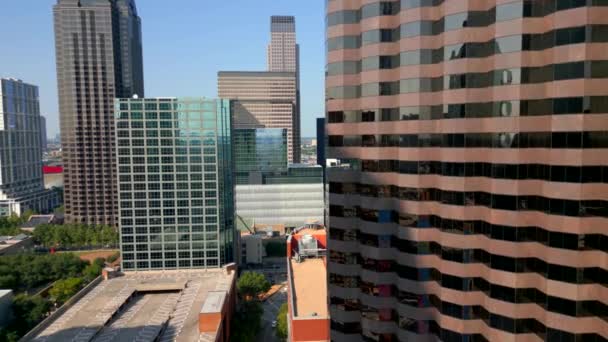 Luchtvliegen Tussen Gebouwen Downtown Dallas Texas — Stockvideo