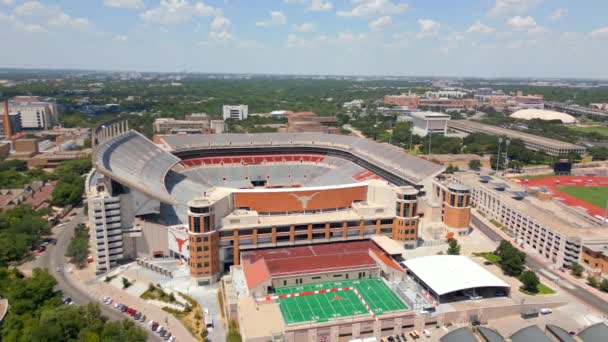 Vídeo Drone Aéreo Darrell Royal Texas Memorial Stadium Austin — Vídeo de Stock