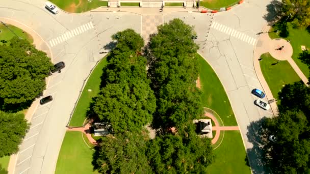 空中倾斜揭示了德克萨斯州国会大厦大约2023年的4K — 图库视频影像