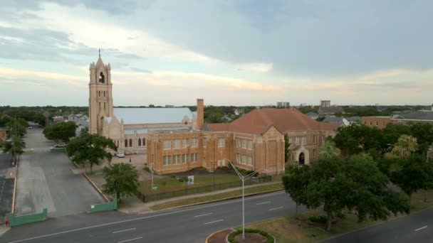 Luftbild Der Katholischen Kirche Patrick Church Holy Family Parish Galveston — Stockvideo