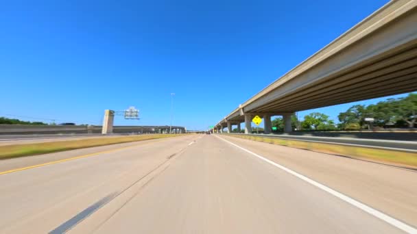 Estrada Texas Com Overpass Motion Footage — Vídeo de Stock