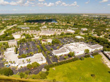 Weston, FL, ABD - 2 Ağustos 2023: Hava Fotoğrafı AMC Sineması Weston 8