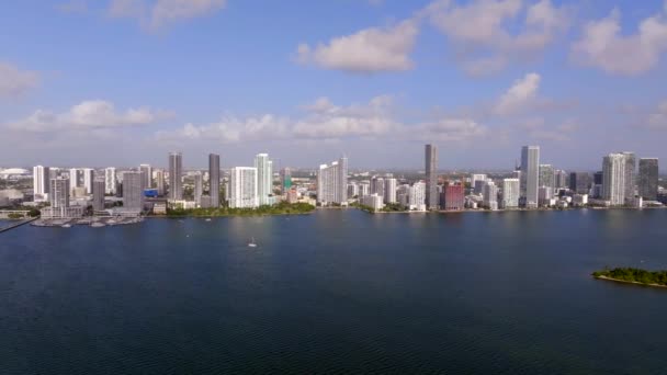 Luchtfoto Zeilboot Miami Biscayne Bay — Stockvideo